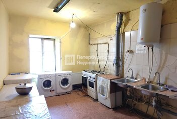 Комната 18.2 м² в 9-комн. кв. 1/4 этаж