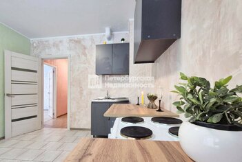  Квартира 37.3 кв.м. у метро Ладожская