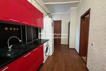 Квартира 97 кв.м. у метро Горный институт