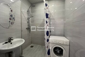  Квартира 36.9 кв.м. у метро пр. Славы (2016)