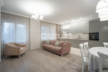 2-комн. кв. 74 м² 4/9 этаж