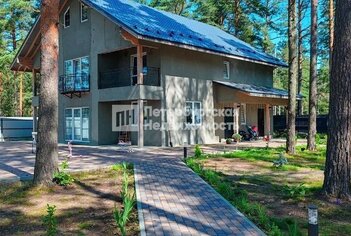 Жилой дом 301.7 м² в г Луга ул Малая Заречная, д11