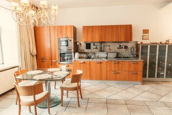  Квартира 78.5 кв.м. у метро Невский Проспект