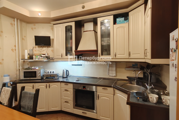 2-комн. кв. 65 м² 14/17 этаж