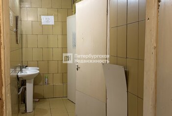 Комната 18.2 м² в 9-комн. кв. 1/4 этаж