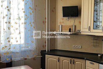 2-комн. кв. 65 м² 14/17 этаж