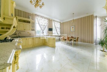 Жилой дом 588 м² в  пр-кт Ленина, д62б