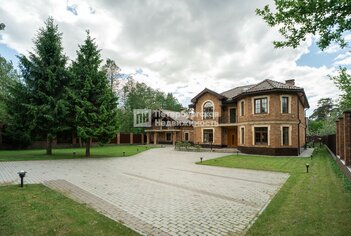 Жилой дом 513 м² в  ул Малая Ленинградская, д26 к а