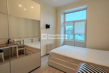  Квартира 93.6 кв.м. у метро Кировский Завод