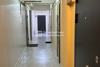 Комната 18.2 м² в 9-комн. кв. 1/4 этаж