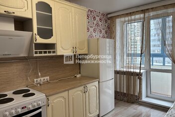  Квартира 37.4 кв.м. у метро Улица Дыбенко