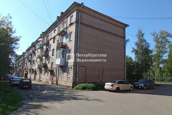 2-комн. кв. 43 м² 4/4 этаж