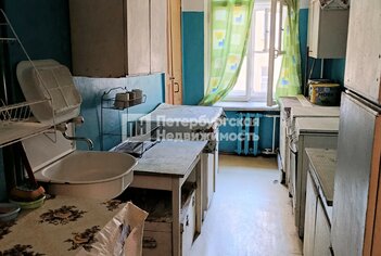 Комната 71.2 м² в 6-комн. кв. 4/5 этаж