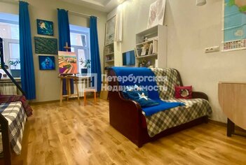 Комната 27 м² в 6-комн. кв. 2/4 этаж