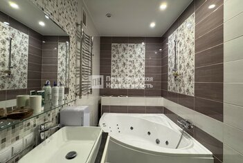  Квартира 96.2 кв.м. у метро Комендантский Проспект