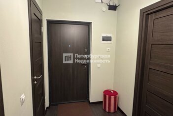  Квартира 42.3 кв.м. у метро Комендантский Проспект