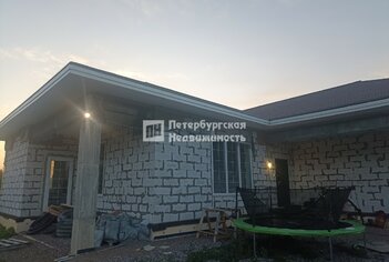 Жилой дом 240 м² в деревня Петровщина ул Каштановая