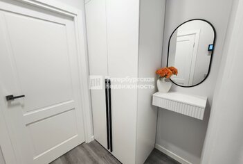  Студия 24.3 кв.м. у метро Пр.Большевиков