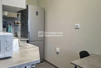  Квартира 30.6 кв.м. у метро Улица Дыбенко