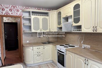  Квартира 37.4 кв.м. у метро Улица Дыбенко