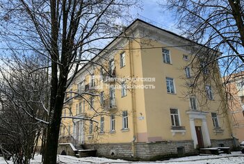 Комната 17.4 м² в 12-комн. кв. 2/3 этаж