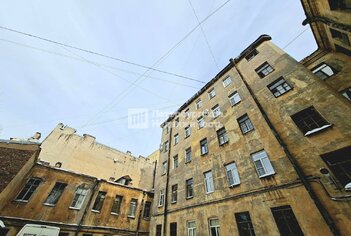 Комната 11.7 м² в 5-комн. кв. 2/2 этаж