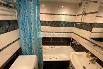  Квартира 53.9 кв.м. у метро Комендантский Проспект