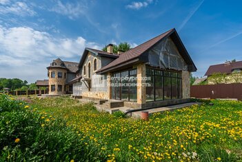 Жилой дом 578 м² в тер Сергиево ул Хмельницкого, д10 к 3 стр 1