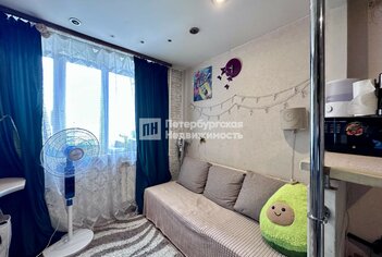 Комната 12.2 м² в 12-комн. кв. 7/15 этаж