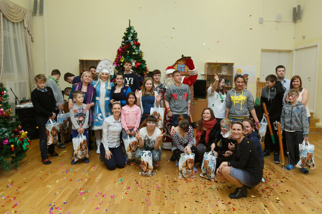 «Петербургская Недвижимость» поздравила ребят с Новым годом