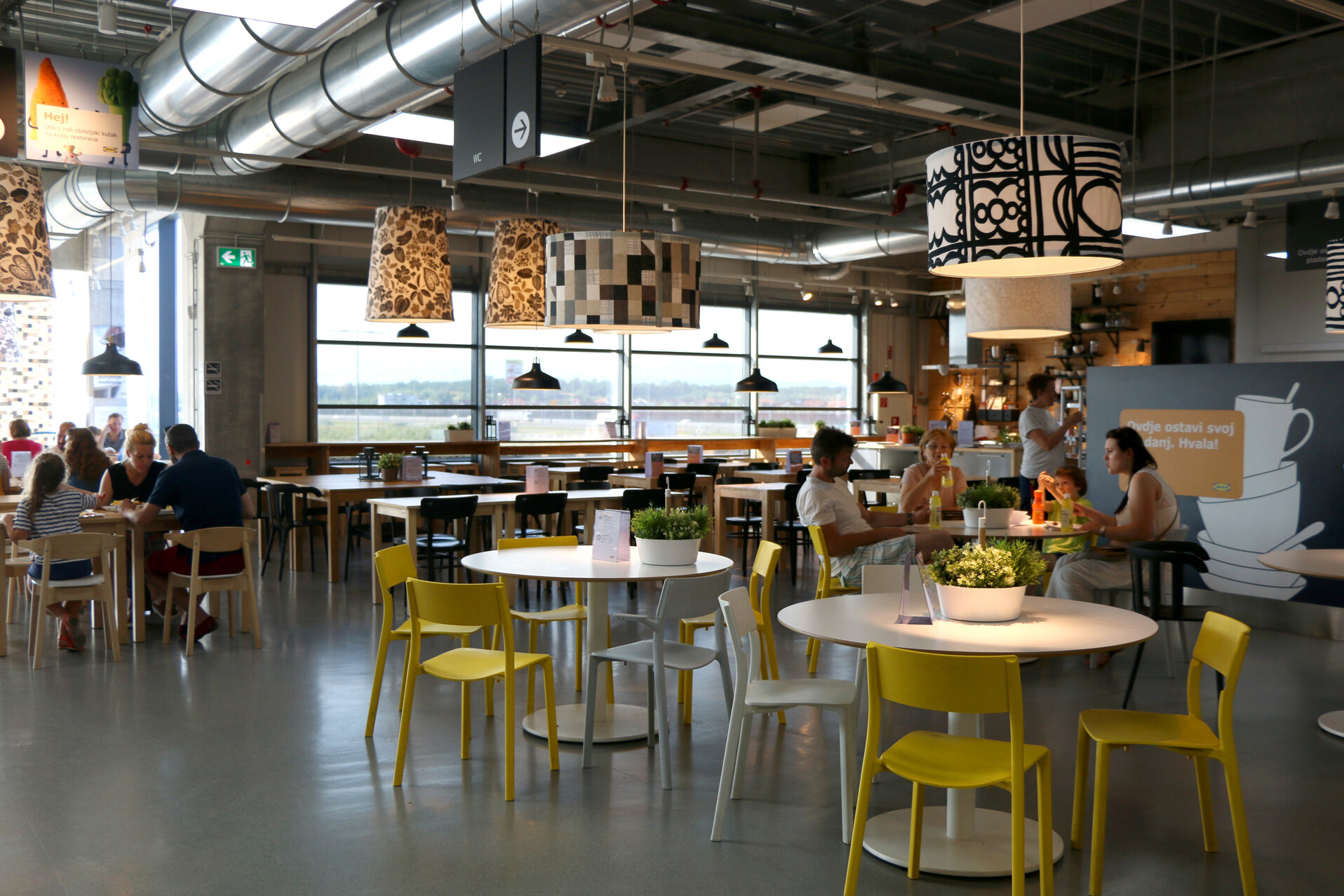 VALO K5 restaurant 2.jpg